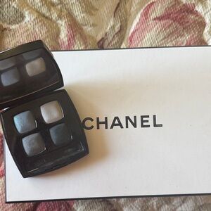 CHANEL Quad Eyeshadow Palette 41 fascination in Gray and Silver Shades
